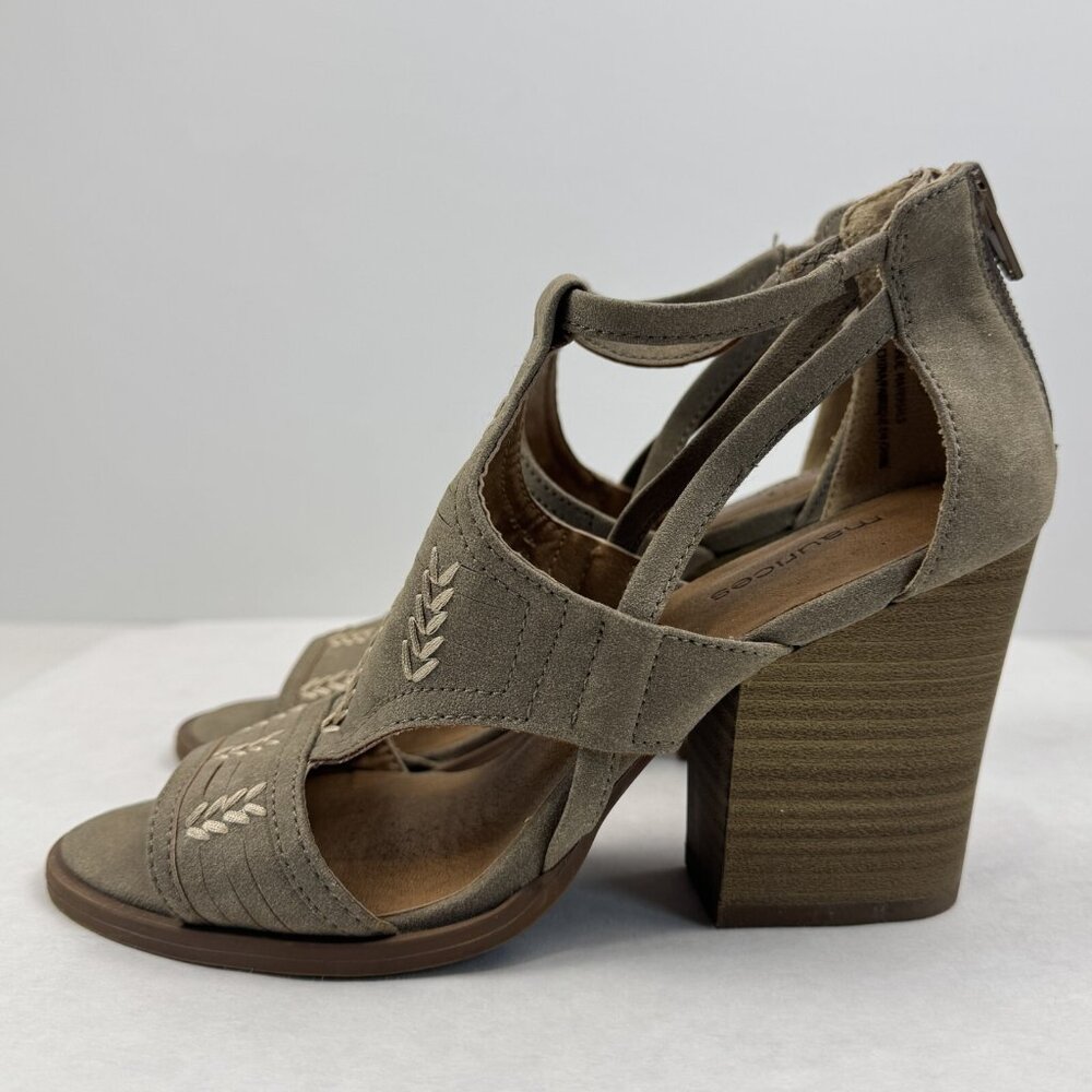 Maurices Womens Dark Tan Elsy Suede Faux Leather Arrow Sandals Block Heels Sz 6M